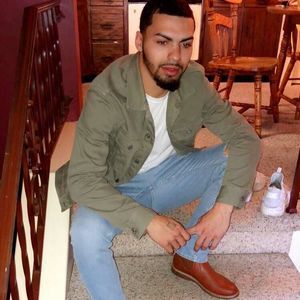 Meet your Posher, Darien